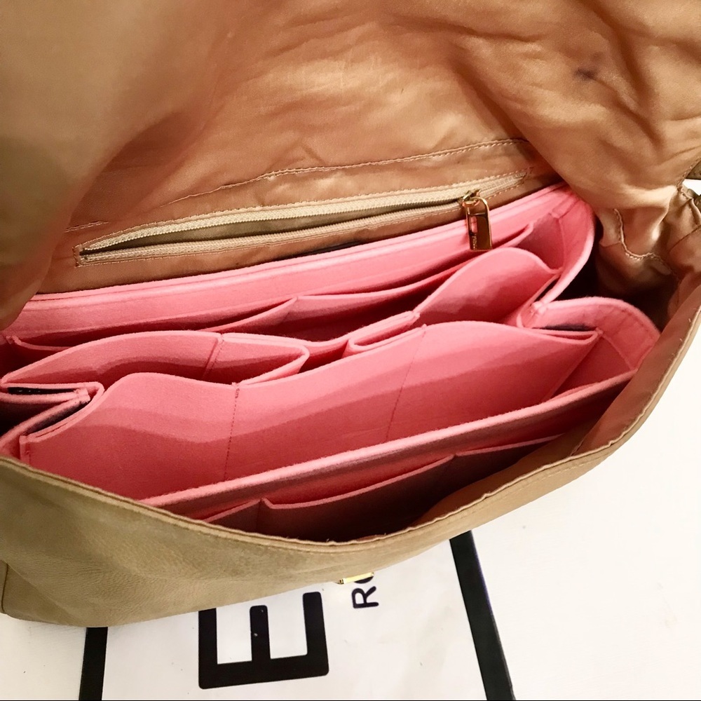 โโ๐บFENDI Soft Leather Shoulder Bag ๐ผ - Picture 13 of 16
